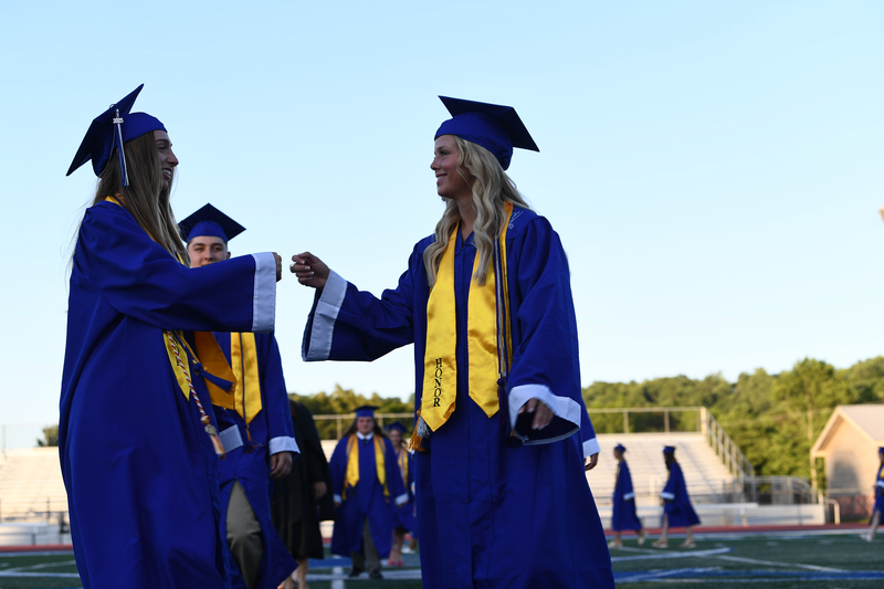FCGrad250076.jpg