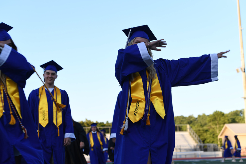 FCGrad250077.jpg