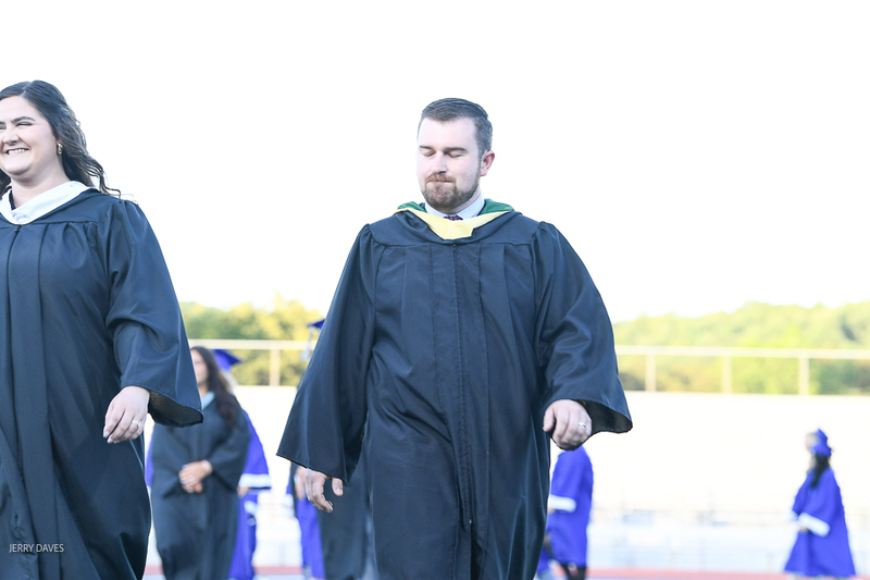 FCGrad250151.jpg