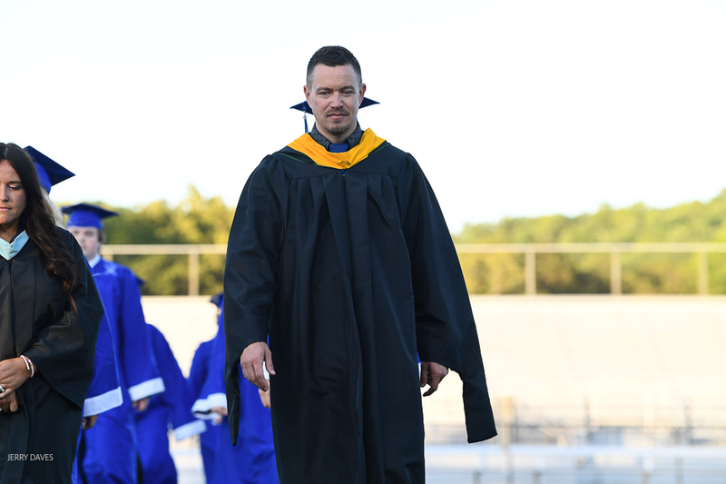 FCGrad250153.jpg