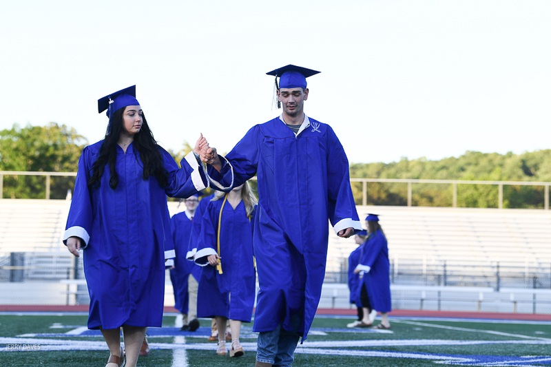 FCGrad250199.jpg