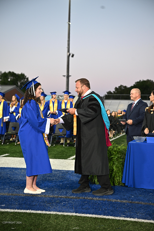 FCGrad250276.jpg