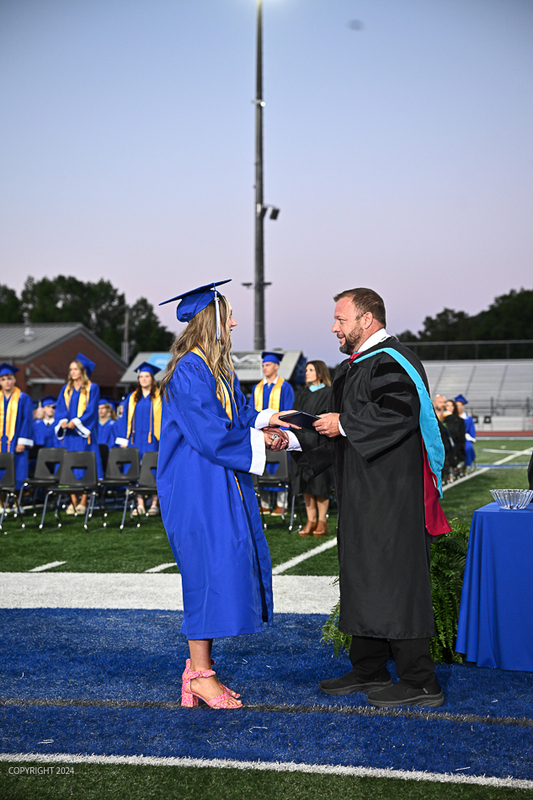 FCGrad250282.jpg