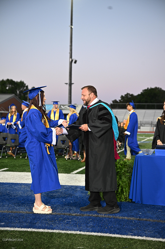 FCGrad250284.jpg