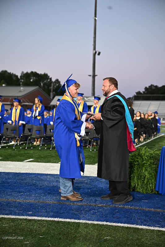 FCGrad250294.jpg