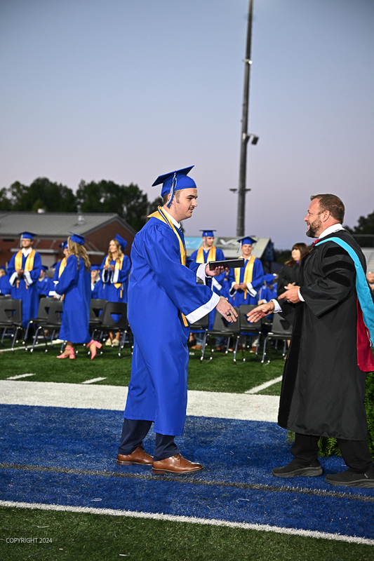 FCGrad250298.jpg