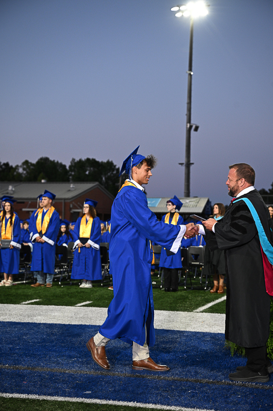 FCGrad250332.jpg