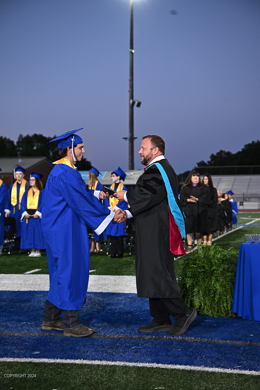 FCGrad250337.jpg