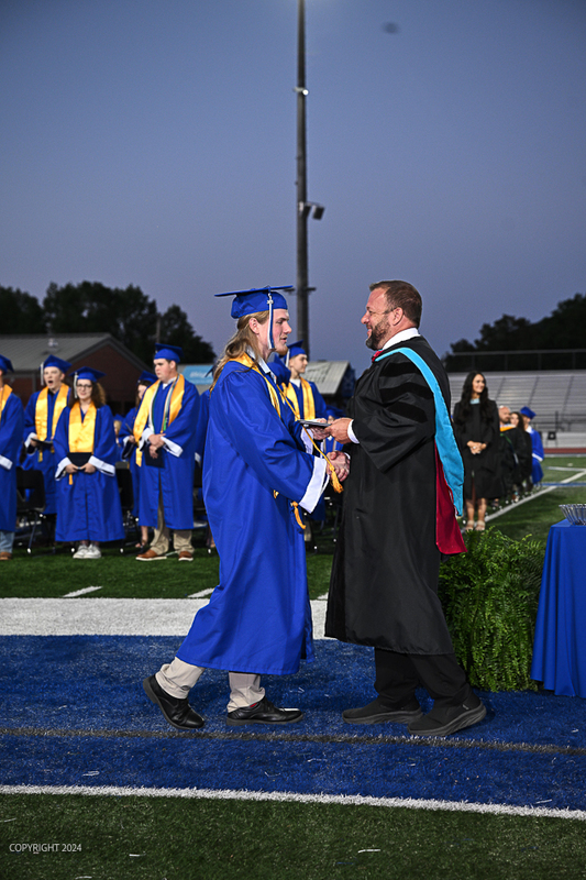 FCGrad250339.jpg