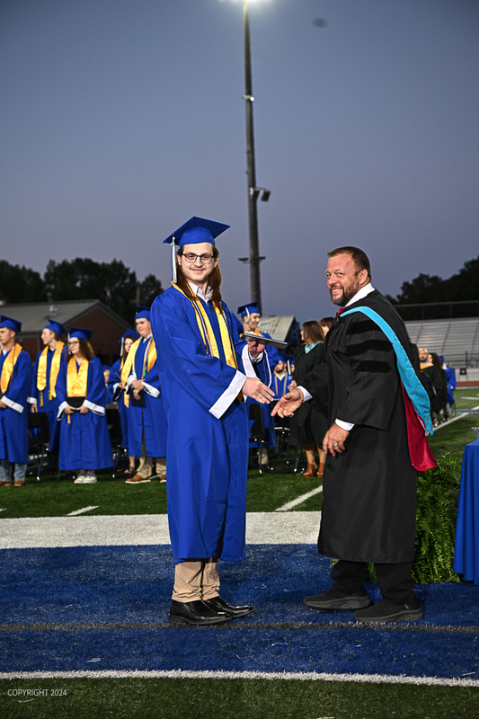 FCGrad250342.jpg