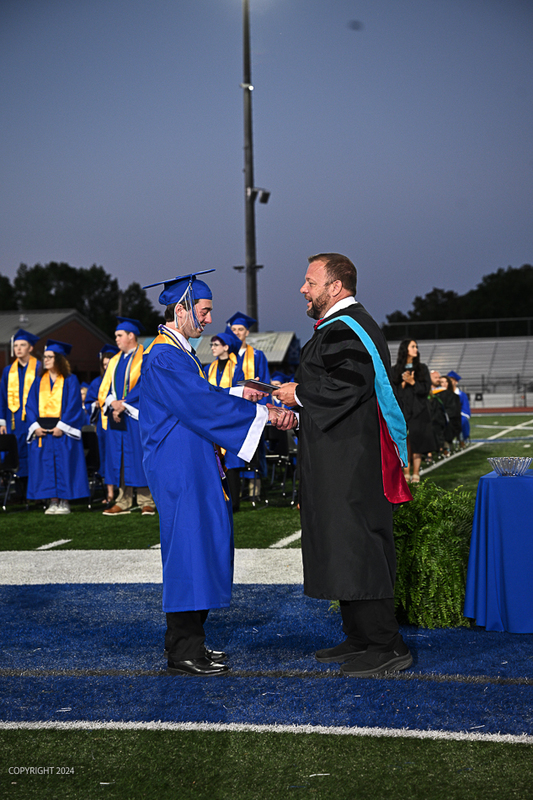 FCGrad250346.jpg