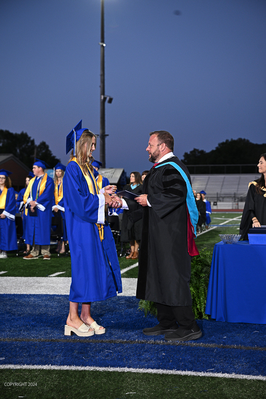 FCGrad250362.jpg