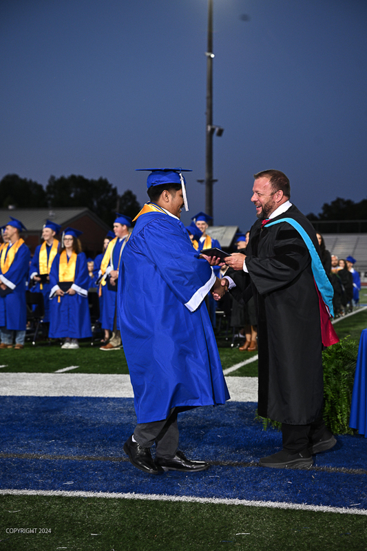 FCGrad250378.jpg