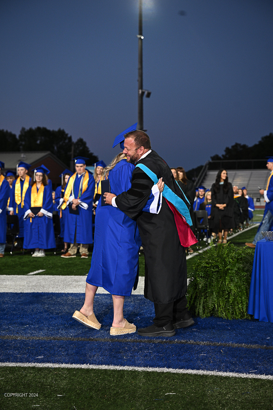 FCGrad250384.jpg