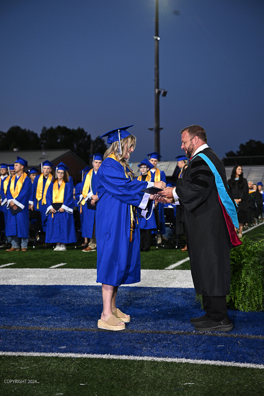 FCGrad250385.jpg