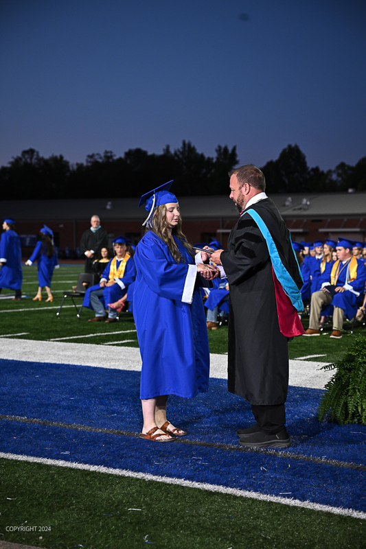 FCGrad250389.jpg