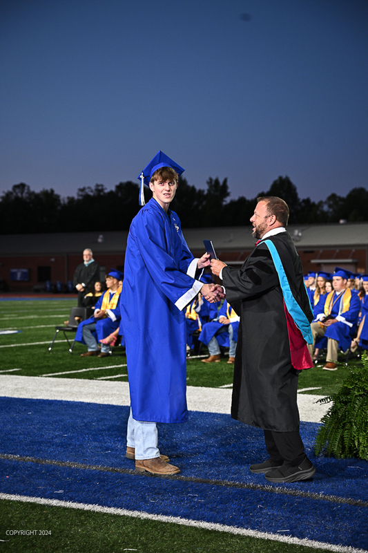 FCGrad250393.jpg