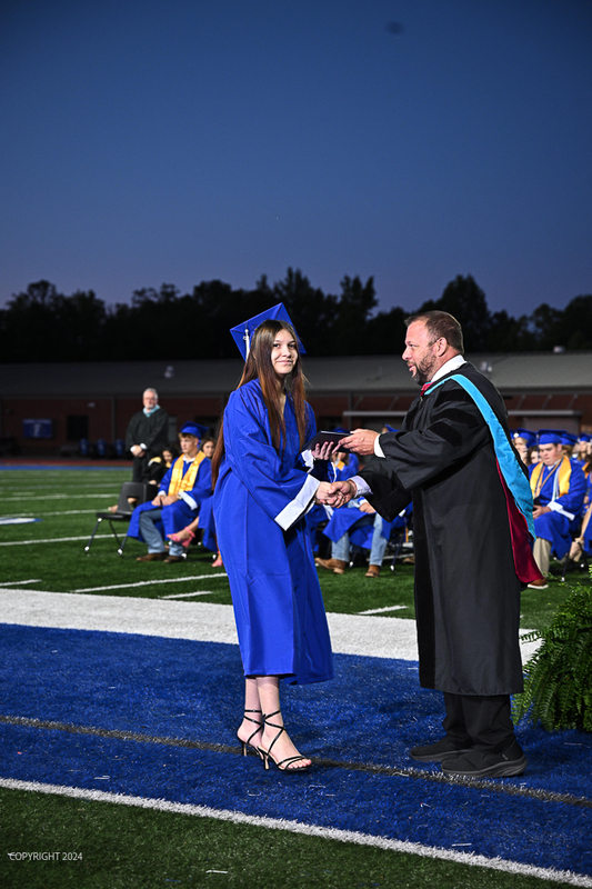 FCGrad250401.jpg