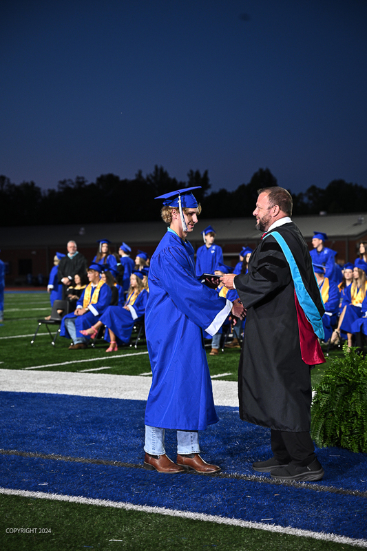 FCGrad250438.jpg