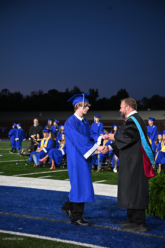 FCGrad250440.jpg