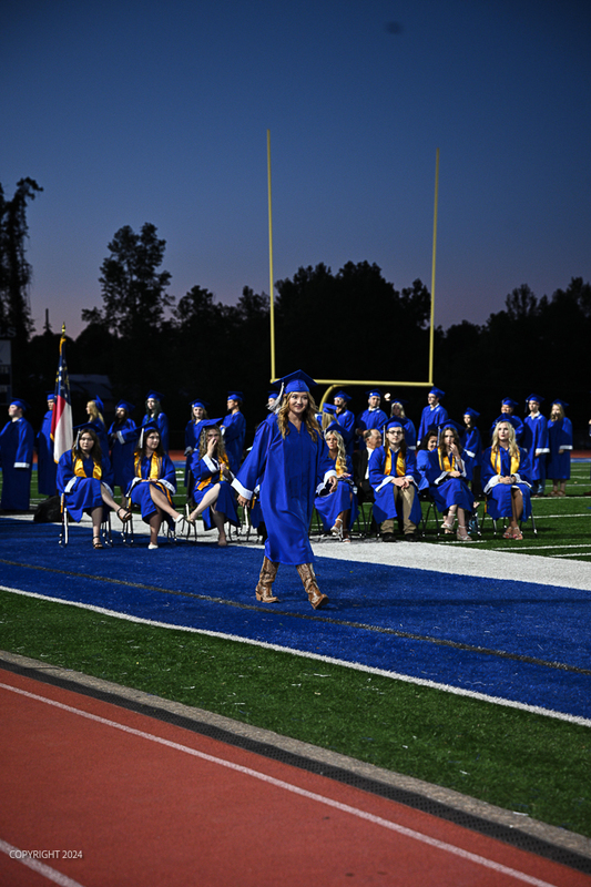 FCGrad250452.jpg