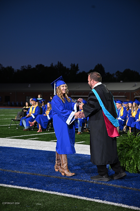FCGrad250453.jpg