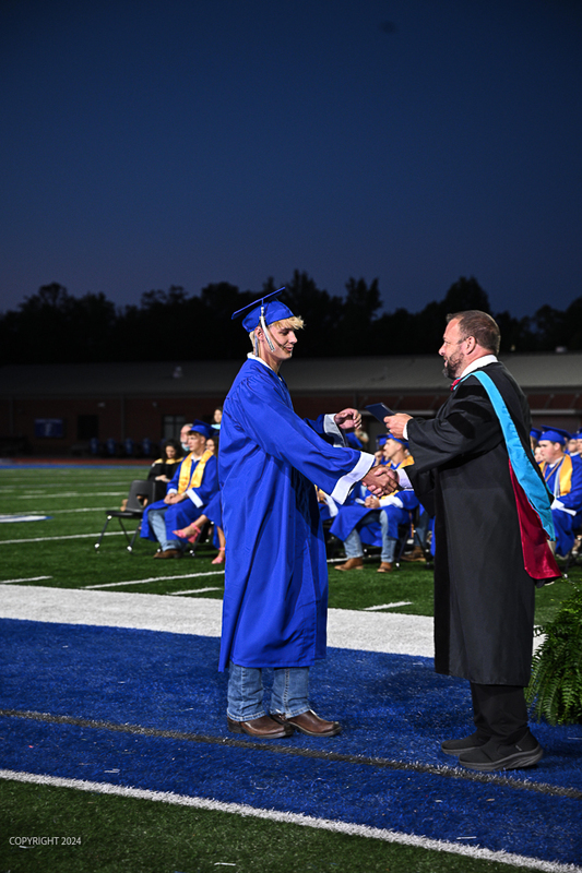FCGrad250455.jpg