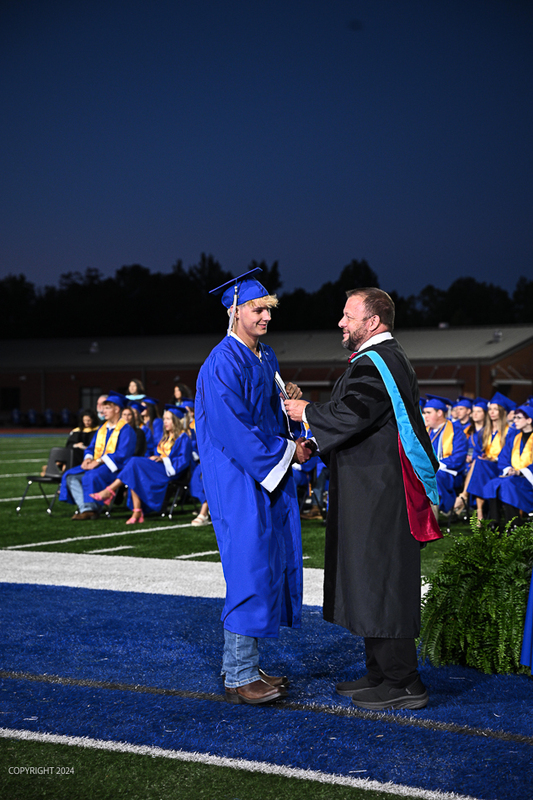 FCGrad250456.jpg