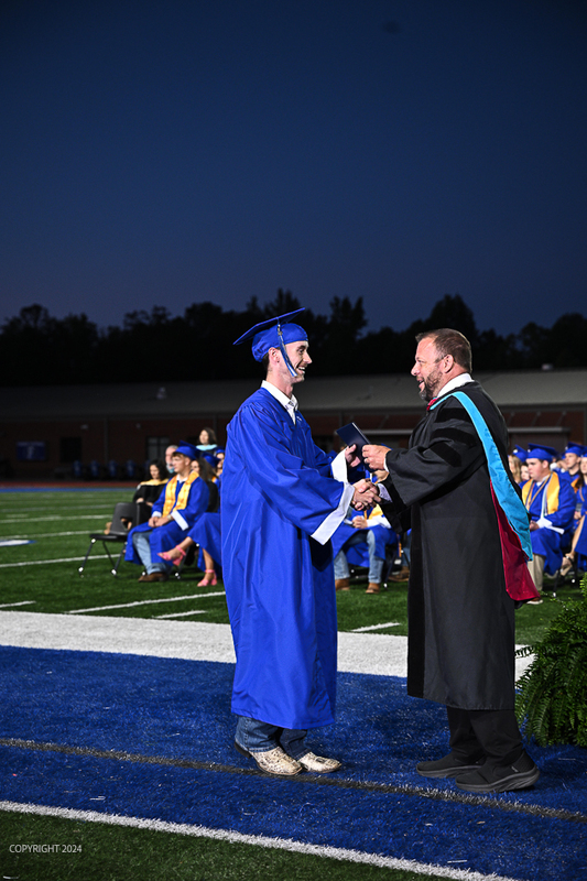 FCGrad250459.jpg