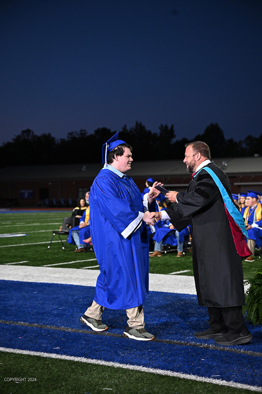 FCGrad250463.jpg