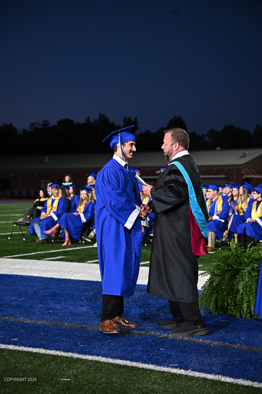 FCGrad250467.jpg