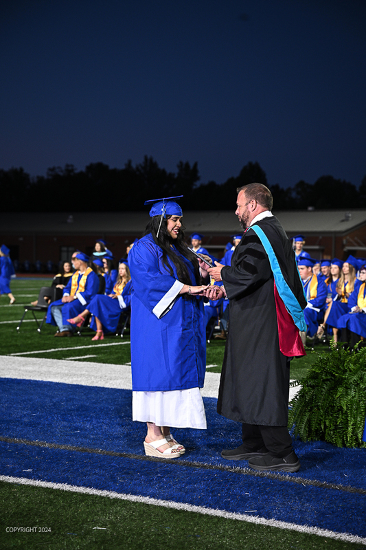 FCGrad250471.jpg