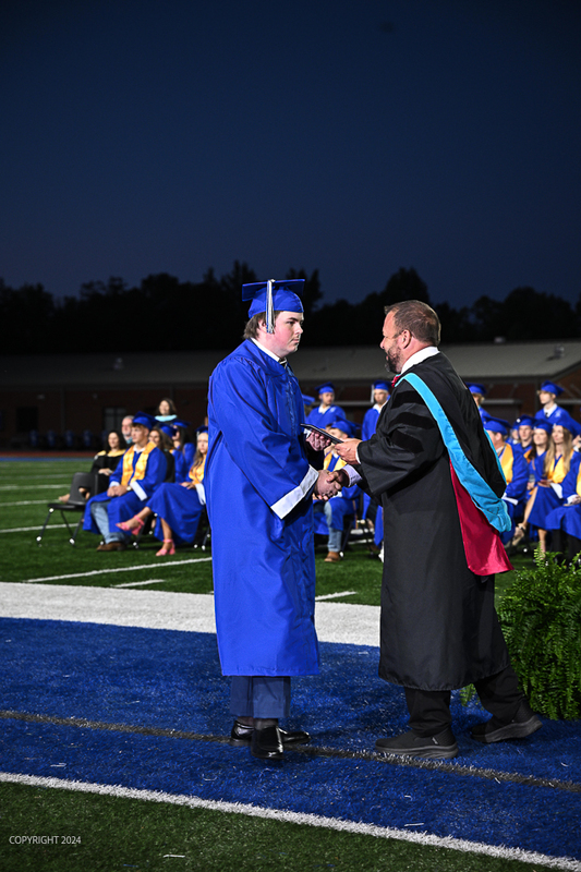 FCGrad250475.jpg