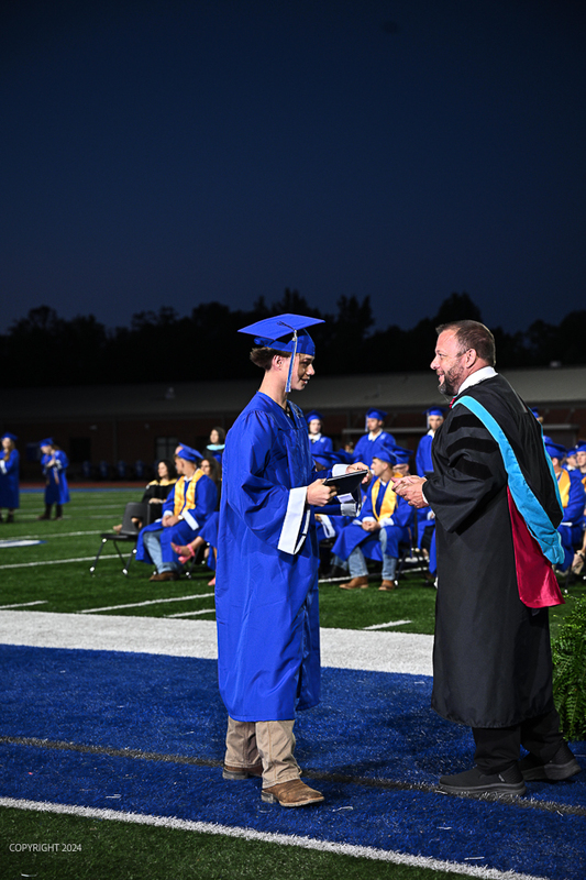 FCGrad250490.jpg