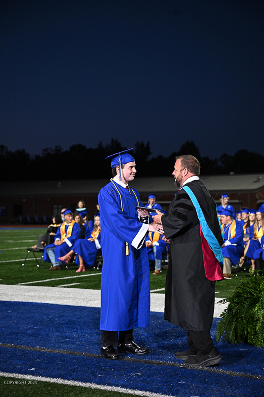 FCGrad250492.jpg