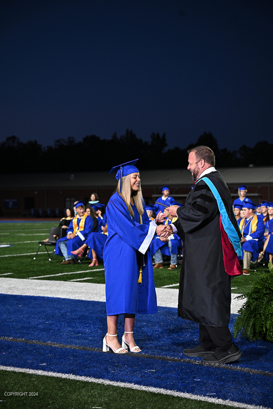 FCGrad250494.jpg