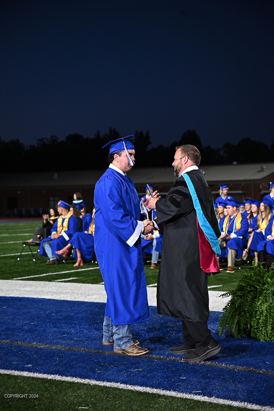 FCGrad250499.jpg