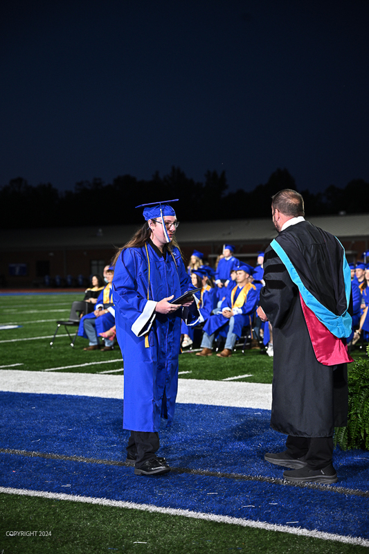 FCGrad250535.jpg