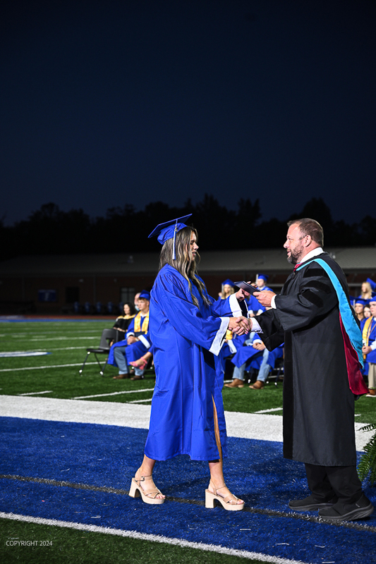 FCGrad250537.jpg