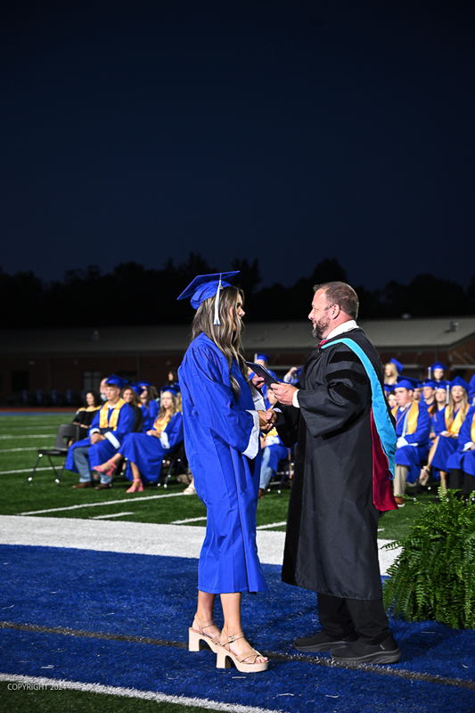 FCGrad250538.jpg