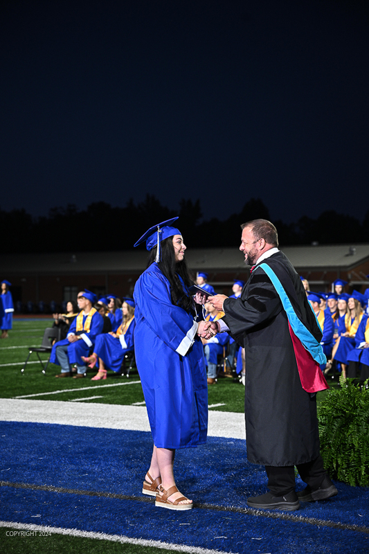 FCGrad250559.jpg