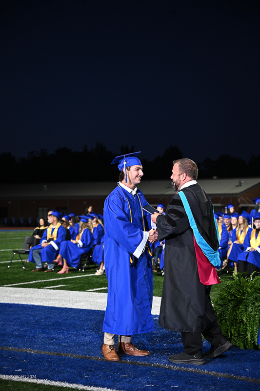 FCGrad250562.jpg