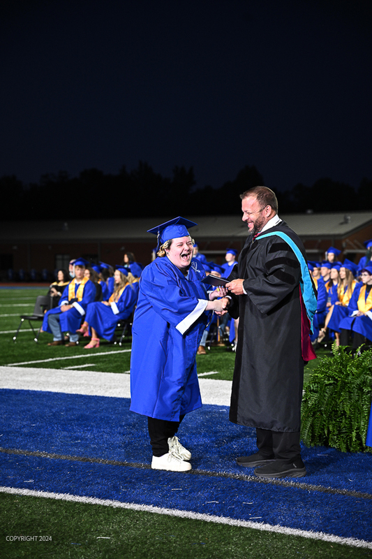 FCGrad250569.jpg