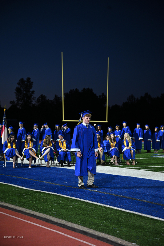 FCGrad250570.jpg