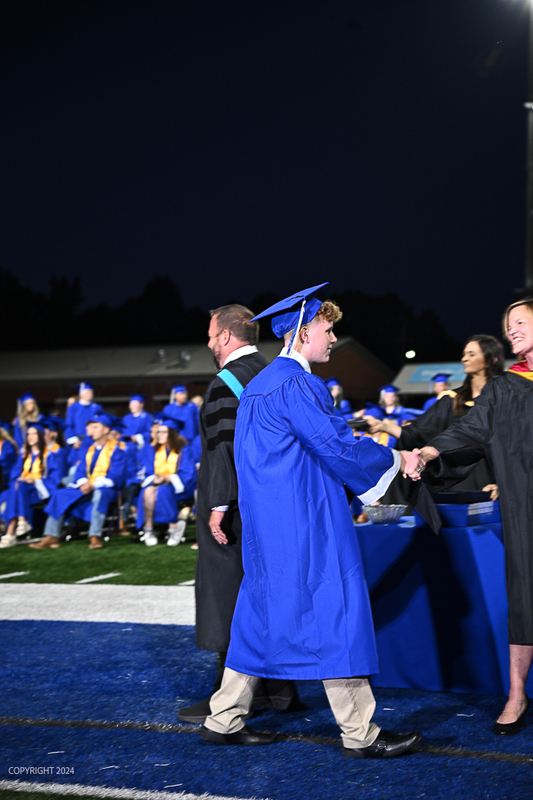 FCGrad250572.jpg