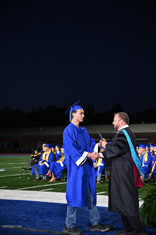 FCGrad250574.jpg