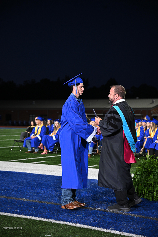 FCGrad250578.jpg