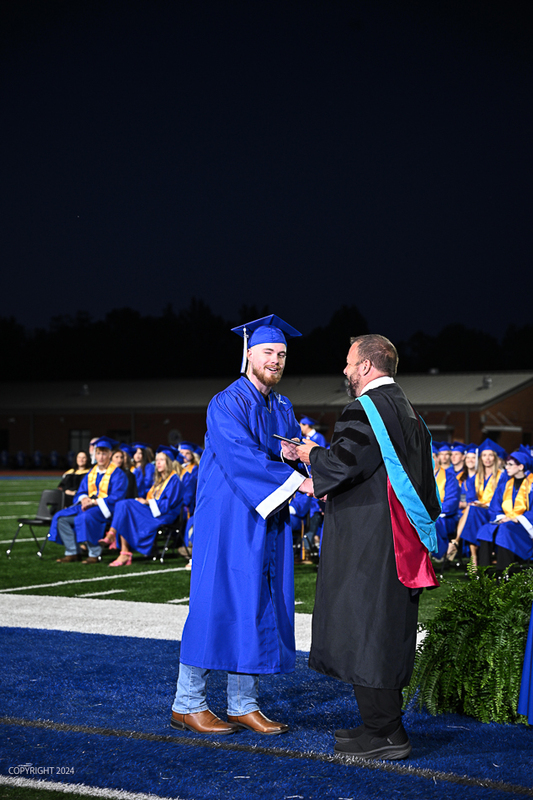 FCGrad250583.jpg