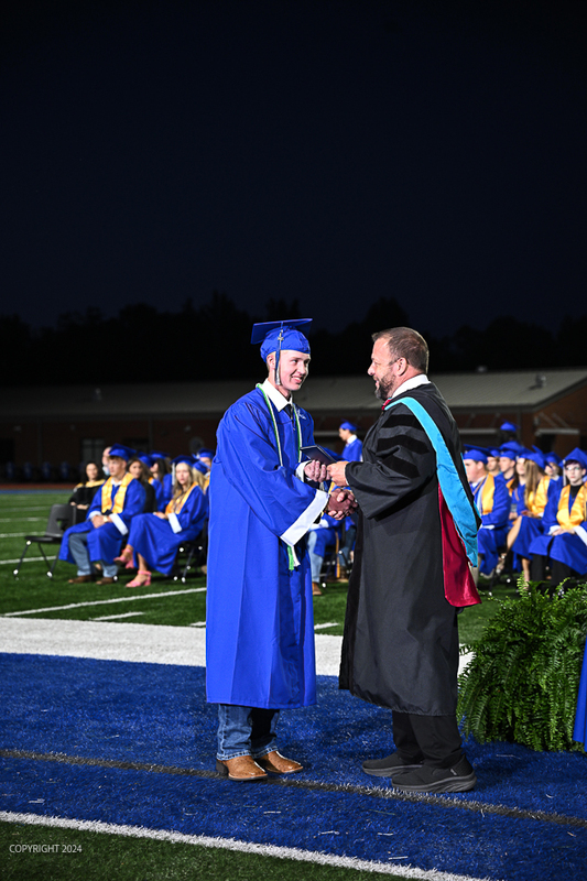 FCGrad250585.jpg