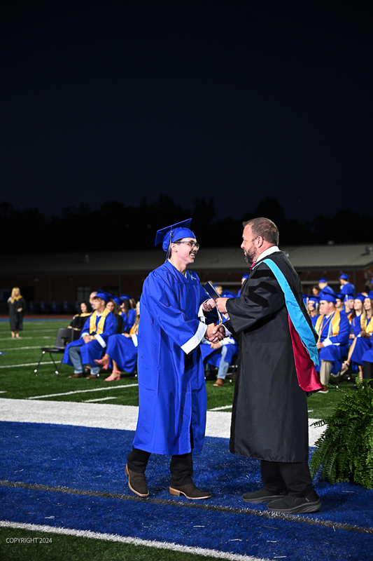 FCGrad250587.jpg